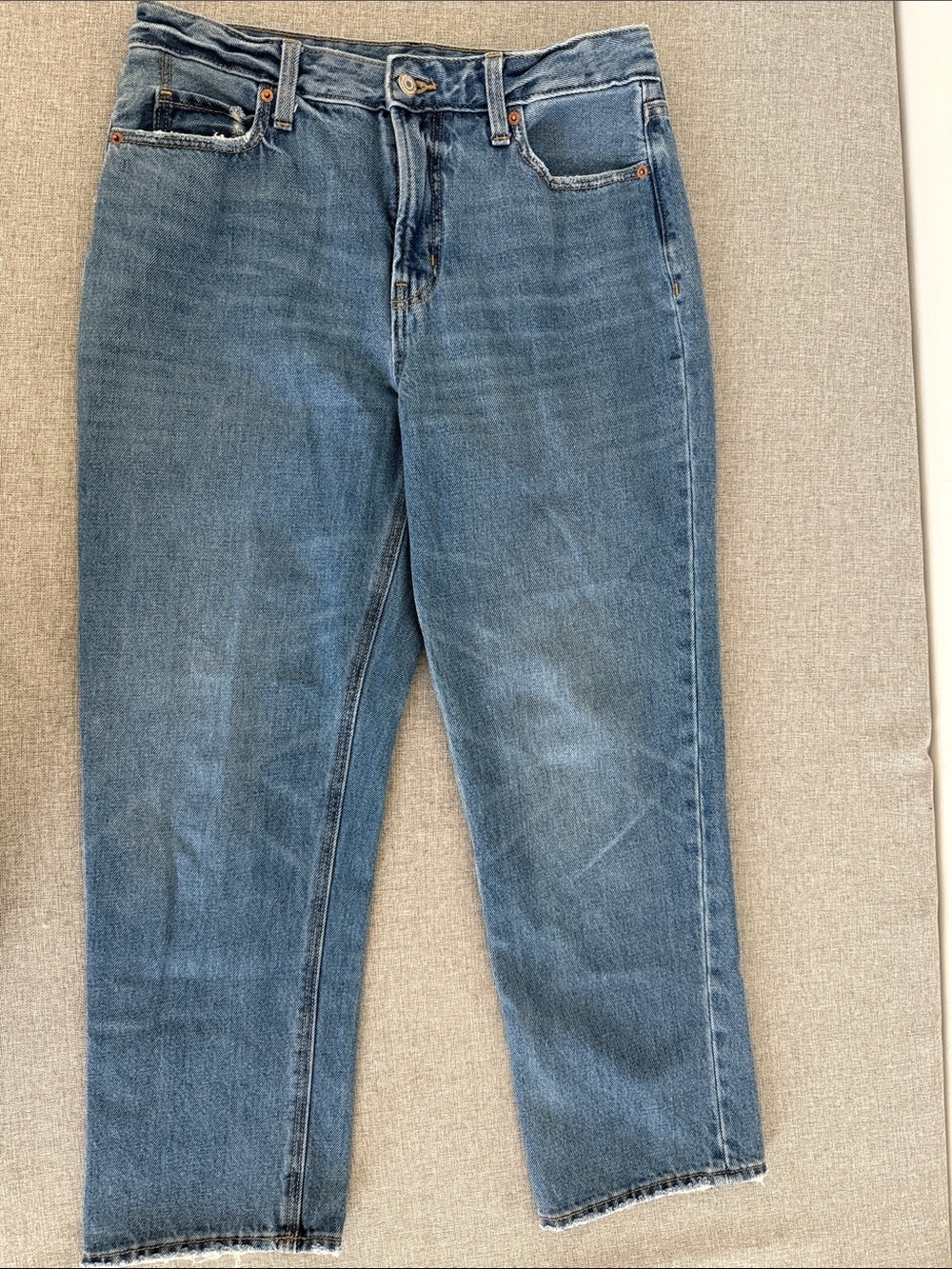 Old Navy Straight-Leg Women's Denim Jeans in Medium Blue